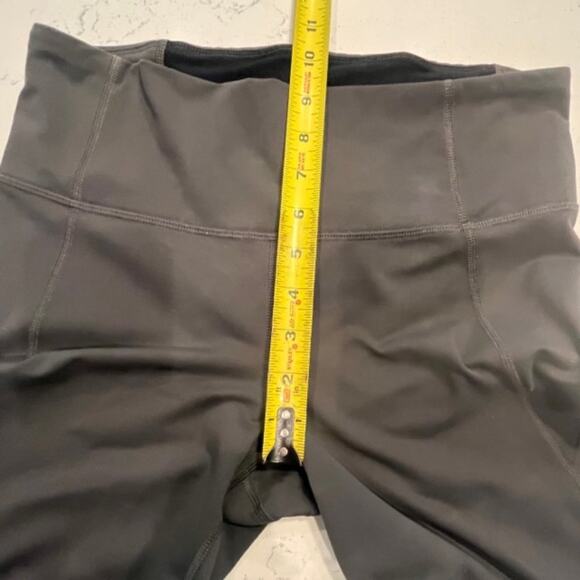 Under Armour Womens Straight Leg Yoga Pants Workout Leggings Gray Sz 6 - Picture 8 of 9